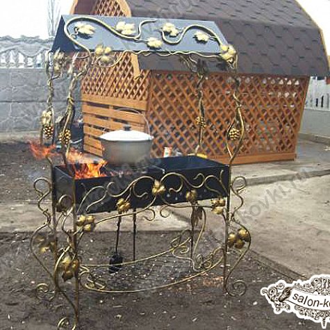 Кованый мангал с крышей 5